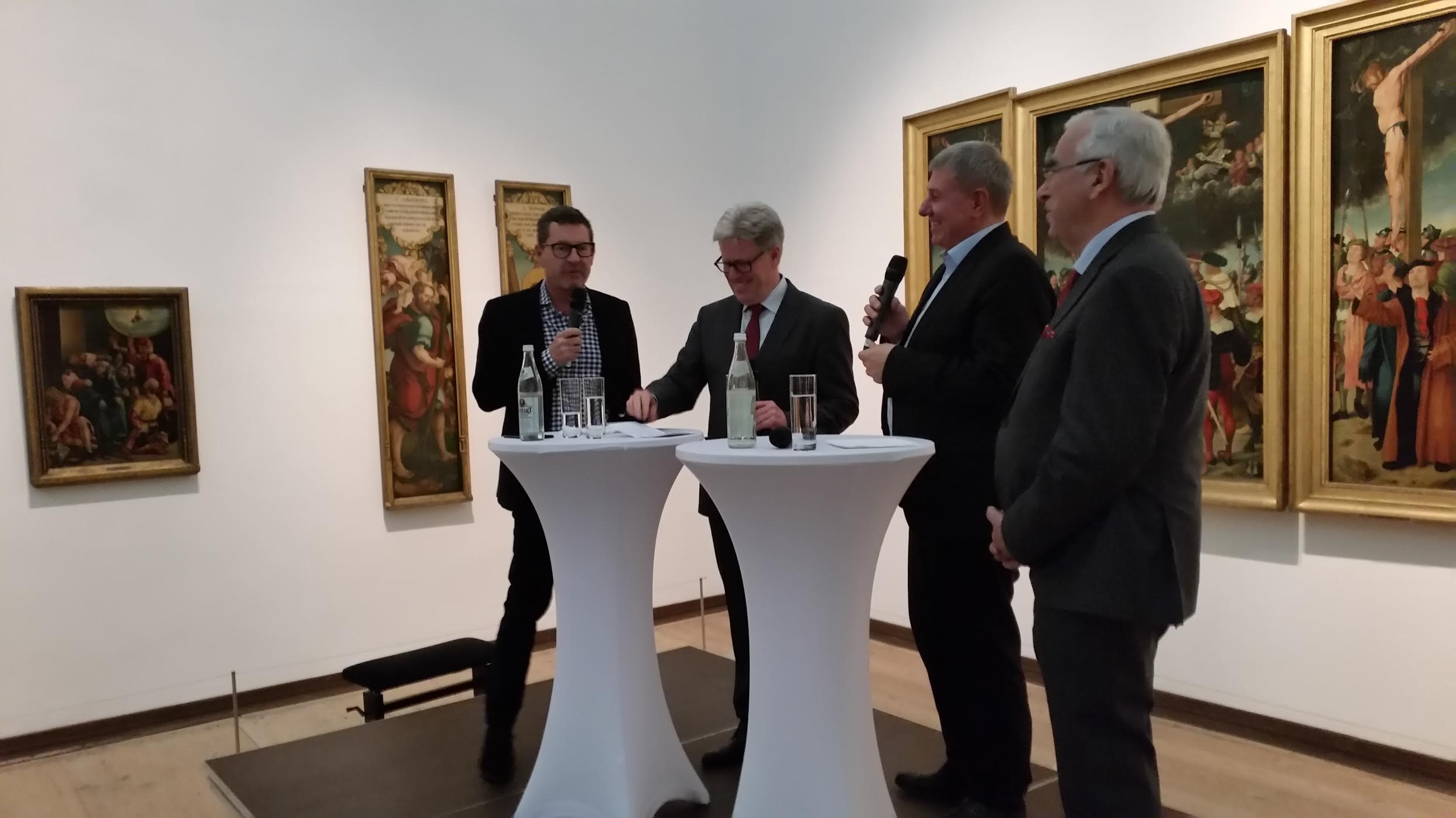 Amüsante Plauderstunde: Kai Diekmann, Gerd Horseling, Daniel Biskup, Theo Waigel Amüsante Plauderstunde: Kai Diekmann, Gerd Horseling, Daniel Biskup, Theo Waigel (v.l).