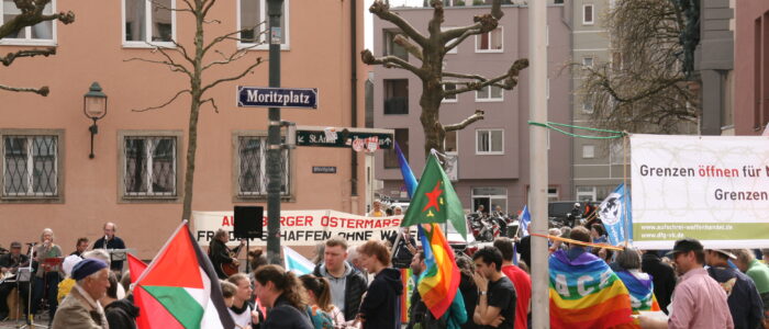 Ostermarsch der Augsburger Friedensinitiative - Foto: DAZ Ostermarsch der Augsburger Friedensinitiative - Foto: DAZ