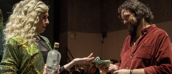 Sally du Randt (Jenny) und Mirko Roschkowski (Jim) - Foto: Jan-Pieter Fuhr